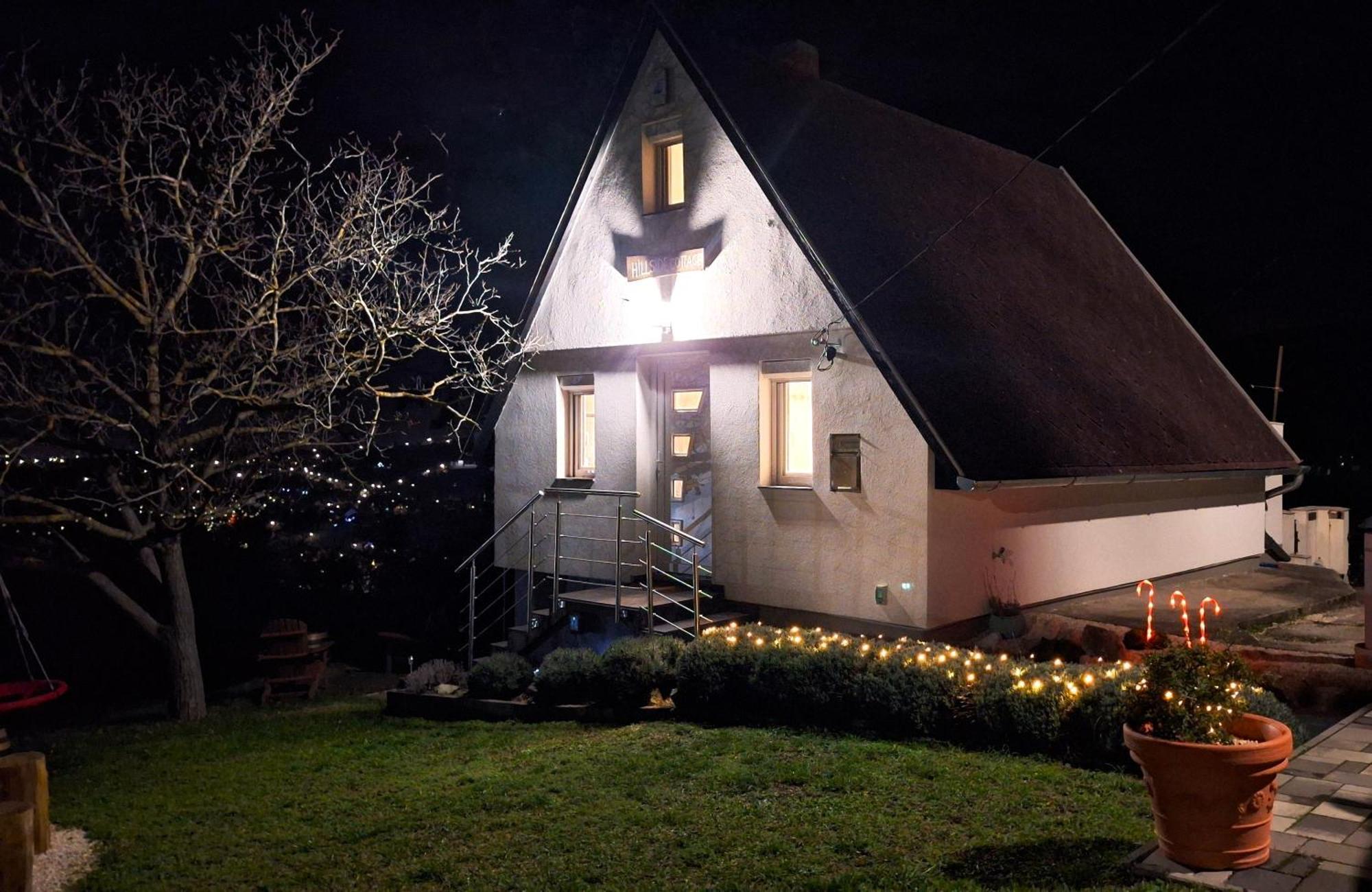 Hillside Cottage Pécs Esterno foto